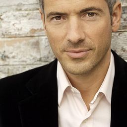 Bruno Putzulu 飾演 Jeremy