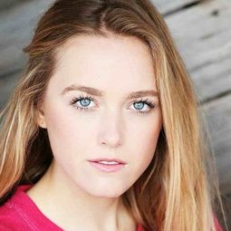 Madison Lawlor - 厲陰宅：最終聖事演員 飾演Young Lorraine Warren