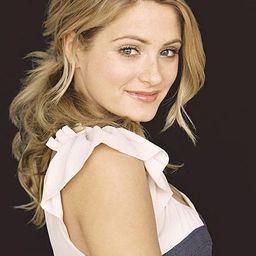 Cameron Goodman 飾演 Beth