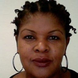 Warona Seane 飾演 Translator