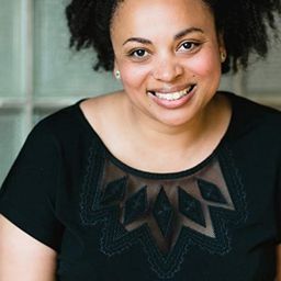 Jasmine Lukuku 飾演 Erin