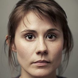 Ffion Jolly - 奇蹟列車演員 飾演Barbara Winton