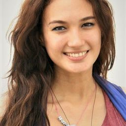 Nadine Chandrawinata 飾演 