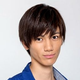 根岸拓哉 飾演 Hikaru Raidō / Ultraman Ginga