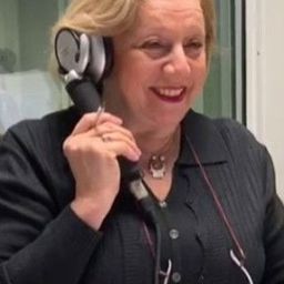 Caterina Rochira 飾演 Nonna Salma (voce)