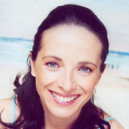 Raphaëlle Cambray - 牀的另一邊演員 飾演Cliente Jailoutil