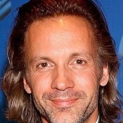 Michael Riley - St. Urbain's Horseman演員 飾演Harry Stein