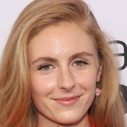 Ellary Porterfield 飾演 Ki Swan