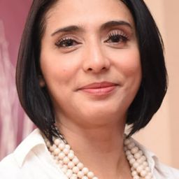 尤妮克·普莉希拉 飾演 Ninda