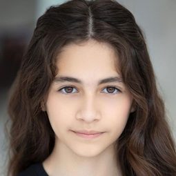 Emilia Faucher - 禁夜屍演員 飾演Young Rosario