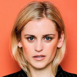 Denise Gough 飾演 Ellie Sherberg
