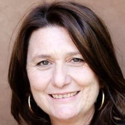 阿妲法·卡沃 - The Sleeping Voice演員 飾演La Legañosa