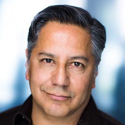 Kevin Sifuentes 飾演 1st Piranha