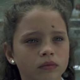 Sarai Encinas Martín 飾演 Niña