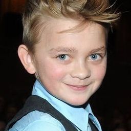 Eilif Hellum Noraker 飾演 Bulle