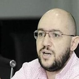 Mohamed Nayer - 花花公子奇案編劇