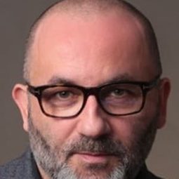 亞當·納沃契克 - 我是神演員 飾演Mr. Sobański