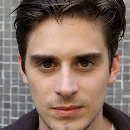 Virgile Daudet 飾演 Clément