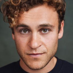 Elliott Ross - A Midsummer Night's Dream演員 飾演Demetrius