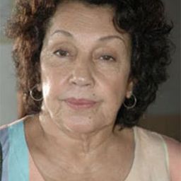 Maria Silvia 飾演 Dona Odete