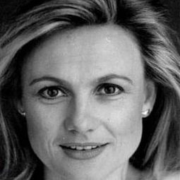 Elżbieta Jasińska 飾演 Woman