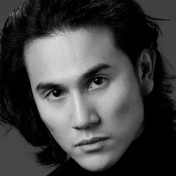 Vino G. Bastian 飾演 Anton