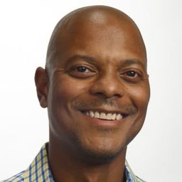 Jou Jou Papailler 飾演 Sheriff Lopez