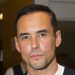 Steve John Shepherd - 雙面任務演員 飾演Tiptoes