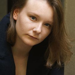 Paraschiva Dragus 飾演 Lisa