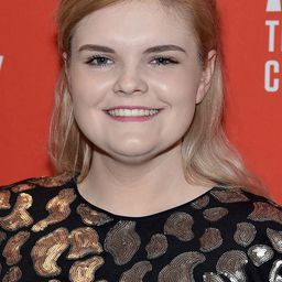 Gaby French 飾演 Jess