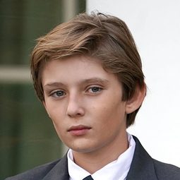 Barron Trump - 梅蘭妮亞演員 飾演Self