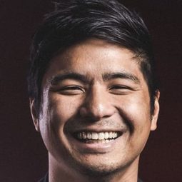 安德魯·羅培茲 - Jo Koy：獨樹一幟演員 飾演Self