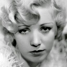 Isabel Jewell 飾演 Mrs. Cole