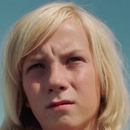 Matsen Montsma 飾演 Sticky