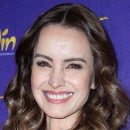 Alejandra Barros 飾演 Lider Extraterrestre