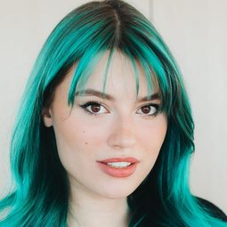 Skyler Wright 飾演 Brittany