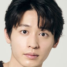 小林亮太 飾演 Mamoru / Mole Amazon
