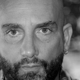 Antonello Morroni 飾演 Teschio