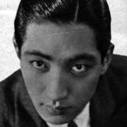 杉山昌三九 飾演 