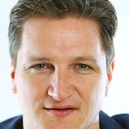 Mark David Watson 飾演 Rob