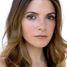 艾琳阿戈斯蒂諾 飾演 Recruiter