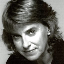 Klara Badiola 飾演 Emelina