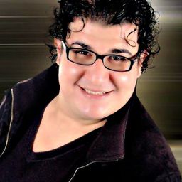 Ahmed Al Shawish - 亡命約會演員 飾演طبيب النادى