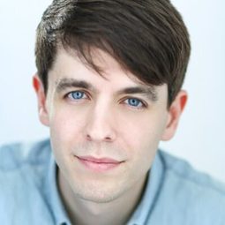 亞當·布契尼 - 聖誕老人亂亂愛演員 飾演Kenny