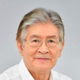 Park Woong 飾演 Adada's father-in-law