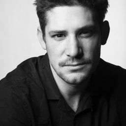 Fernando Guzzoni 飾演 Man at the Soda machine