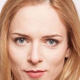 Alexandra Vinogradova 飾演 