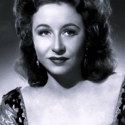 Vera Ralston 飾演 Lt. Helen Landers