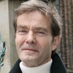 Finn Storgaard 飾演 Mandlig kollega