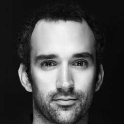 Marko Cindrić 飾演 Julio (voice)